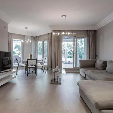 By Puerto Banus - With Parking شقة ماربيا