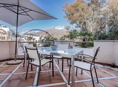 By Puerto Banus - With Parking شقة