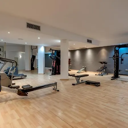 By Puerto Banus - With Parking شقة ماربيا